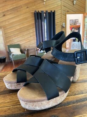 Toms Black Cork Chunk Heek Sandals